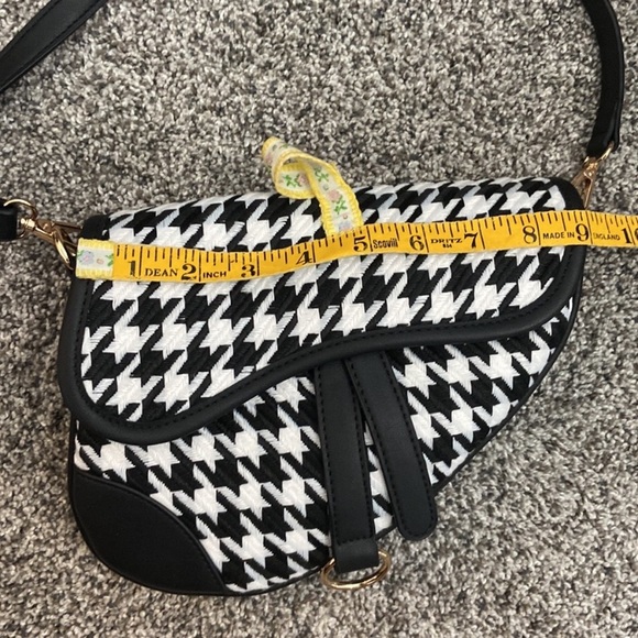 Houndstooth Saddle Purse - Picture 2 of 6